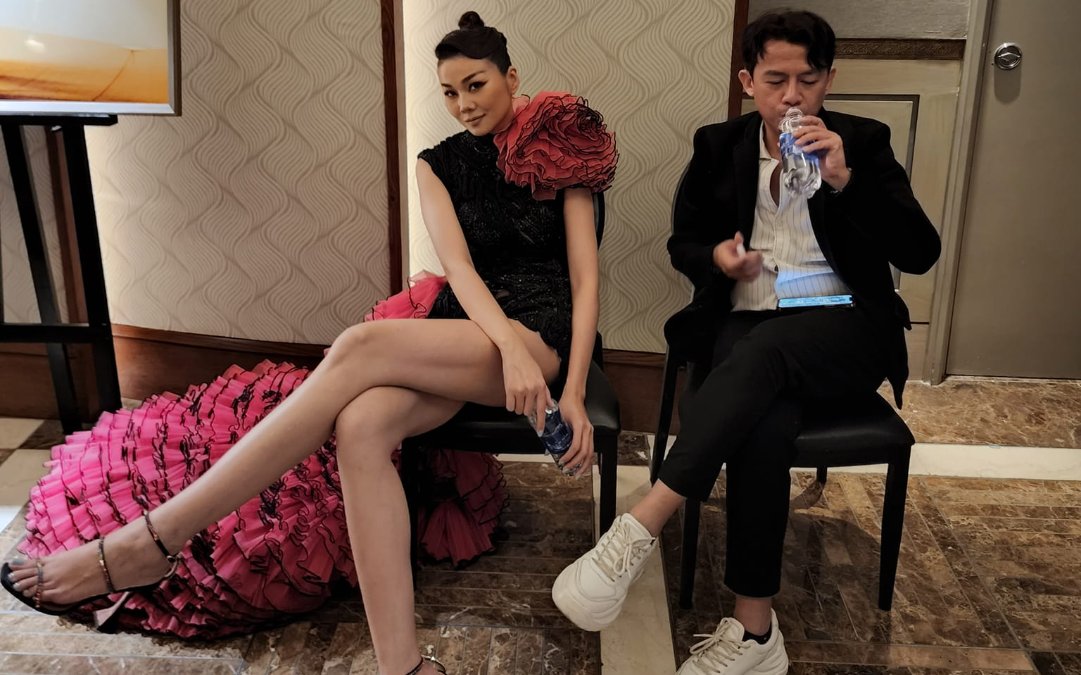 thumbnail - Thanh Hằng khoe đôi chân dài 'bạc tỉ' siêu khủng, netizen hỏi ngược: Là thật hay photoshop?