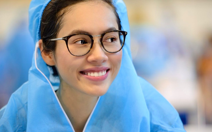 Clip: Một ngày theo chân Á hậu Hoàng My đi tình nguyện